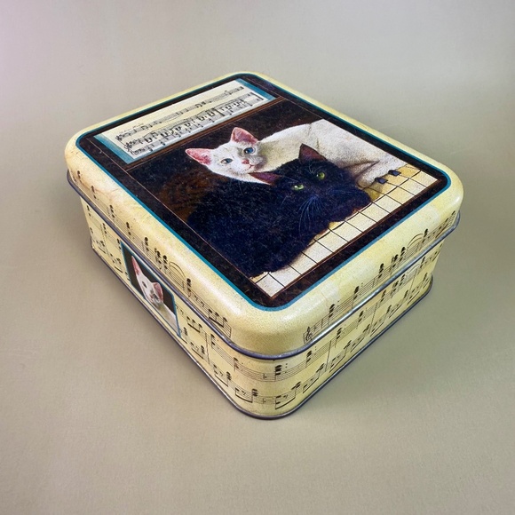 Vintage Cat Tin Box | Ebony & Ivory Music Theme | White Truffle Candy Tin 8 oz - Picture 1 of 6